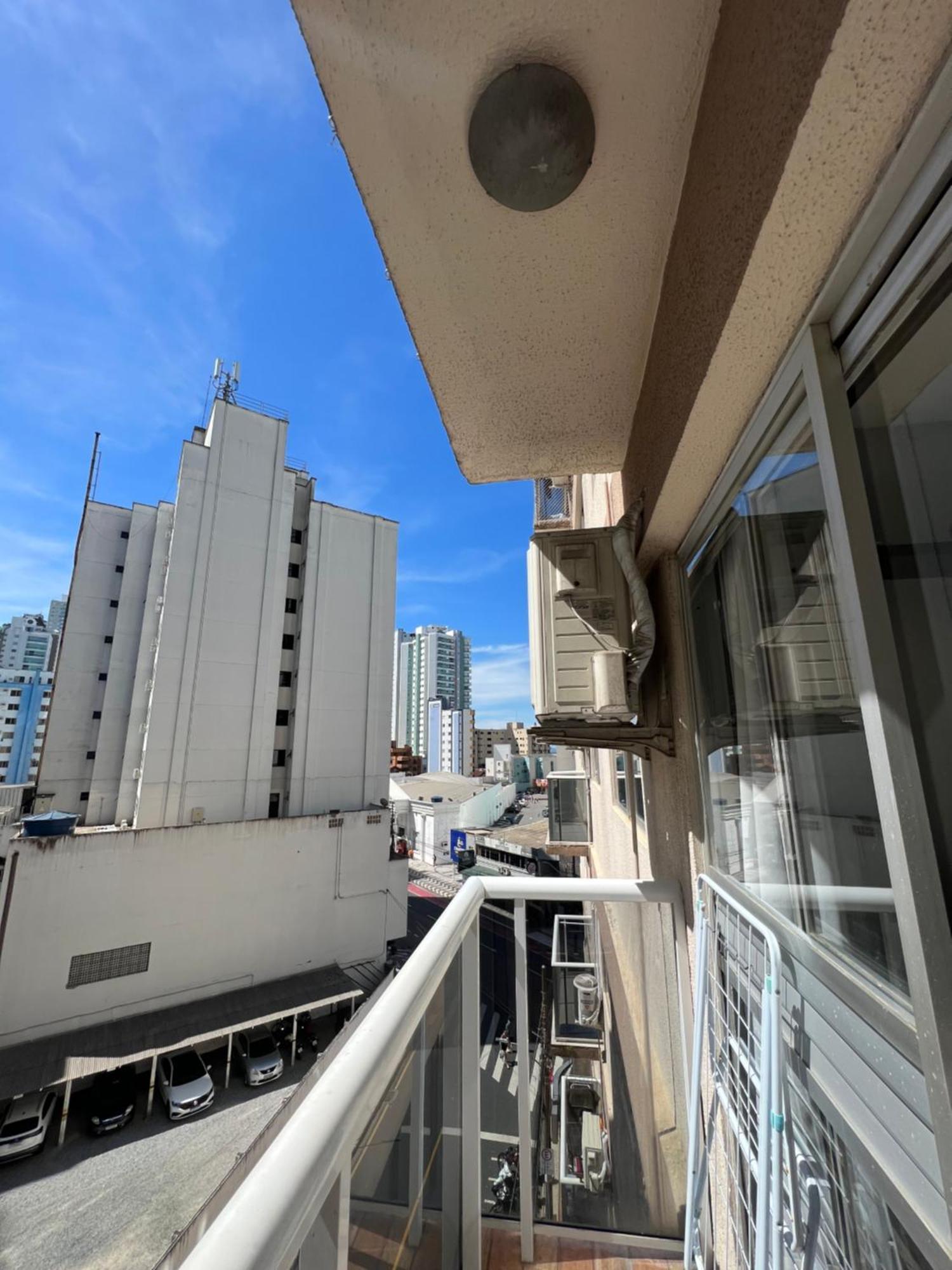 Apartamento Bem Localizado Na Barra Sul